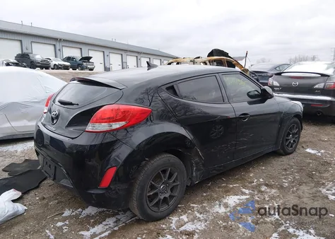 2013 Hyundai Veloster Base W/Black z USA, uszkodzony, nr VIN KMHTC6AD7DU172108